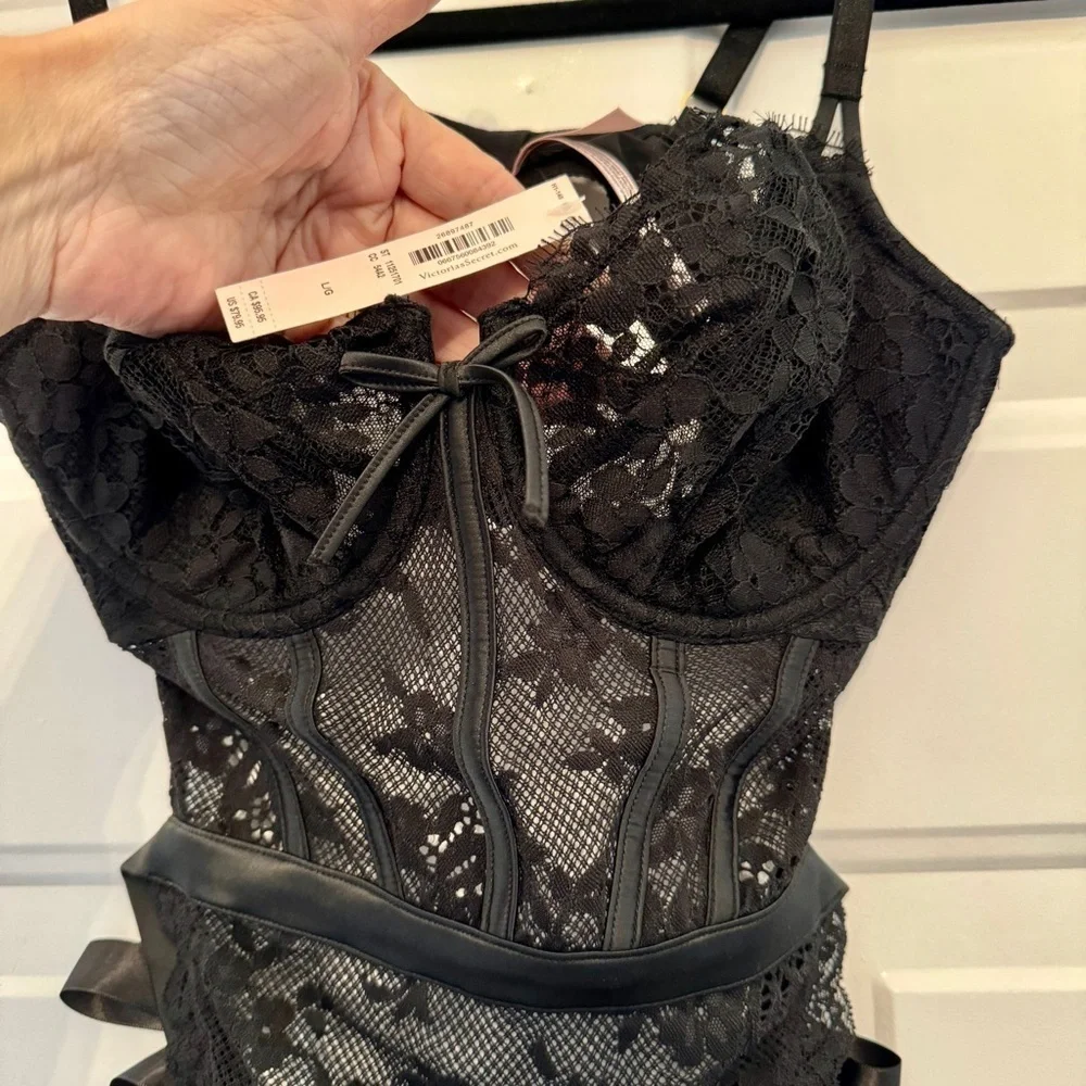 NWT - Victoria’s Secret - Wicked Unlined Laced Teddy - Black - Size: Large - Picture 4 of 14